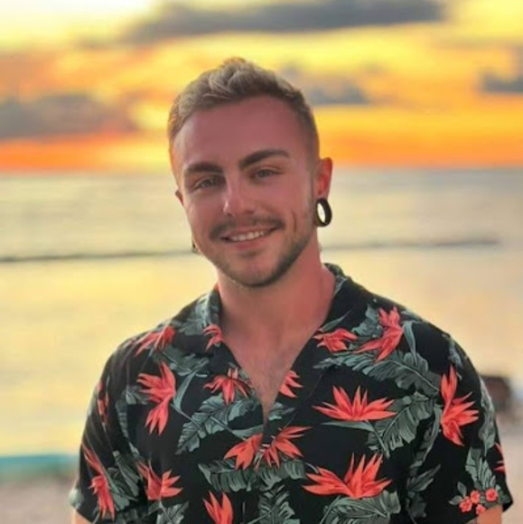 Meet your Posher, Avery - Picture 1 of 1